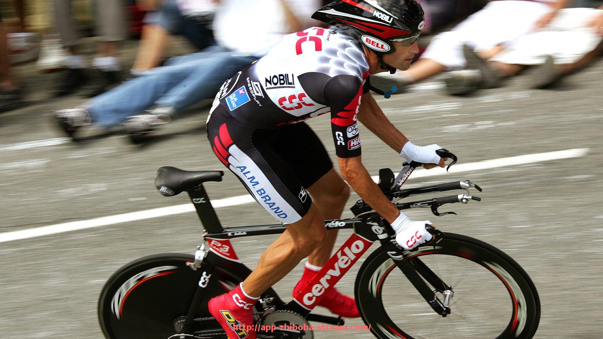 直播吧-详解篮球比赛中边路进攻与内线进攻的有效配合策略